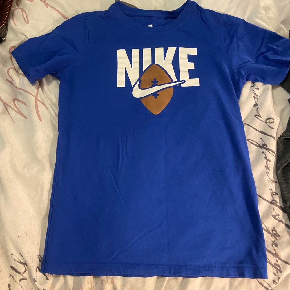 Boys Nike t shirt